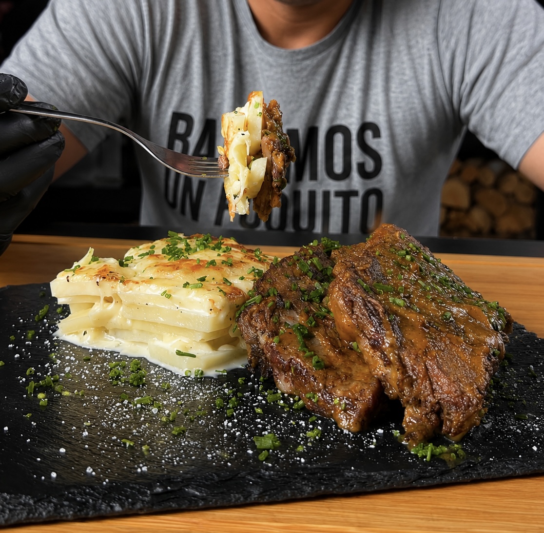 Carne Al Jugo Con Papas A La Crema